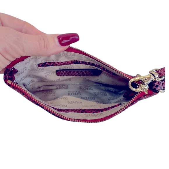 MICHAEL KORS FULTON RED PYTHON WRISTLET EUC - Picture 7 of 10